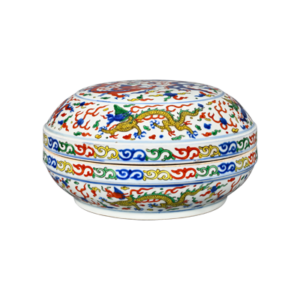 Lot 32: Covered Box with Polychrome Cloud and Dragon Design 五彩云龙纹捧盒 - Image 2