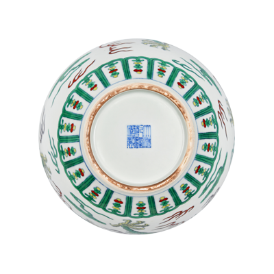 Lot 34: Doucai Covered Jar with Dragon Design 斗彩龙纹盖罐