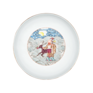 Lot 40: Famille Rose Dish Depicting the God of Longevity 粉彩寿星福禄图盘 - Image 1