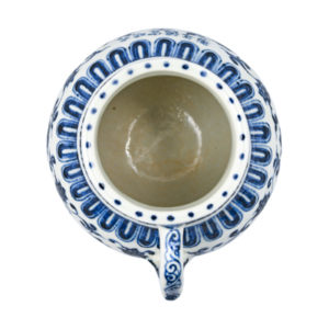 Lot 45: Blue and White Single-handled Jar with Floral Pattern 青花缠枝花卉纹单把罐 - Image 3