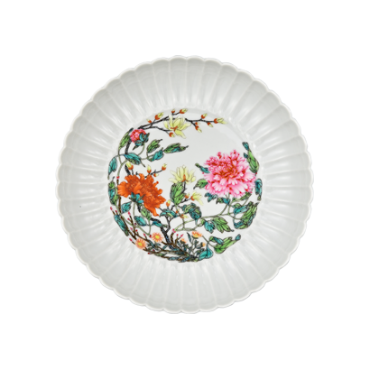 Lot 48: Famille Rose Dish with Chrysanthemum-petal Rim and Spray Peony Design 粉彩折枝牡丹纹菊瓣盘