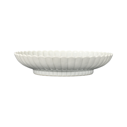 Lot 48: Famille Rose Dish with Chrysanthemum-petal Rim and Spray Peony Design 粉彩折枝牡丹纹菊瓣盘