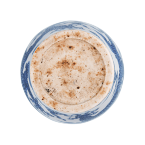 Lot 53: Blue and White Plum Vase with Dragon and Cloud Design 青花云龙纹梅瓶 - Image 2