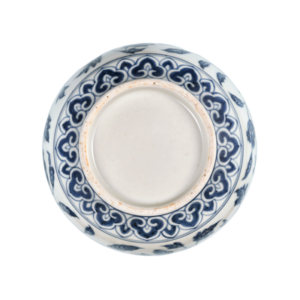 Lot 55: Blue and White Yuhuchun Vase with Intertwined Floral Design 青花缠枝花卉纹玉壶春瓶 - Image 3