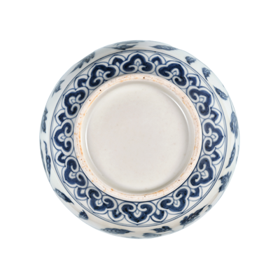 Lot 55: Blue and White Yuhuchun Vase with Intertwined Floral Design 青花缠枝花卉纹玉壶春瓶