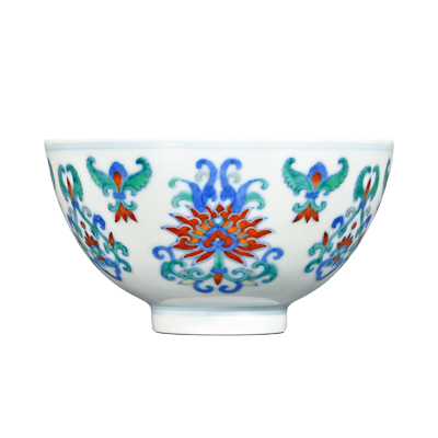Lot 57: Doucai Bowl with Honeysuckle Pattern 斗彩忍冬纹碗