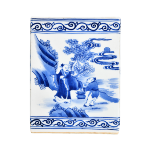 Lot 62: Blue and White Square Brush Pot with Figural Decoration 青花人物纹四方笔筒 - Image 2