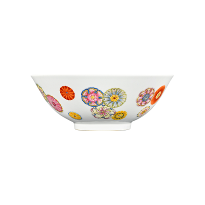 Lot 63: Famille Rose Bowl 粉彩皮球花纹碗