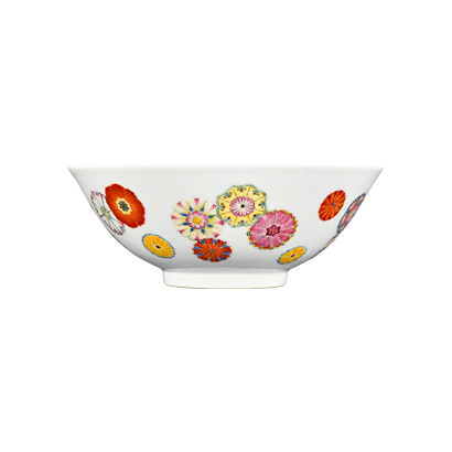 Lot 63: Famille Rose Bowl 粉彩皮球花纹碗