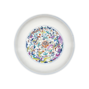 Lot 64:  Doucai Dish with Floral Scroll Design 斗彩缠枝花卉纹盘 - Image 1