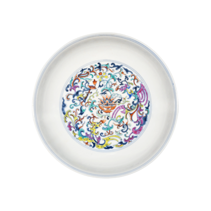 Lot 64: Doucai Dish with Floral Scroll Design 斗彩缠枝花卉纹盘