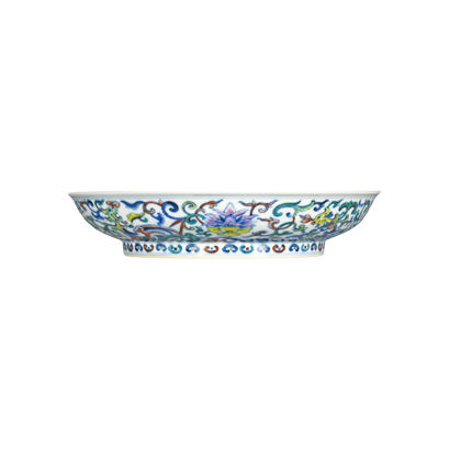 Lot 64: Doucai Dish with Floral Scroll Design 斗彩缠枝花卉纹盘