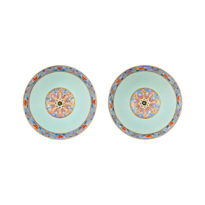 Lot 66: Famille Rose Bowl with Medallion Floral Design 胭脂红地粉彩团花纹碗